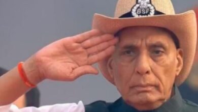 Photo of पुलिस स्मृति दिवस: रक्षा मंत्री राजनाथ ने शहीदों को किया नमन
