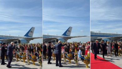 Photo of एयरपोर्ट पर ट्रंप का जोरदार ठुमका देख हैरान रह गए मलेशिया के पीएम