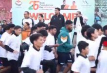 Photo of  देहरादून मैराथन में पहुंचे 700 प्रतिभागी, डीएम ने हरी झंडी दिखाकर किया रवाना