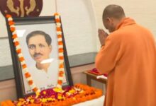 Photo of पुण्यतिथि पर याद किए गए पंडित दीनदयाल उपाध्याय, सीएम योगी ने चित्र पर पुष्पार्पित कर किया नमन