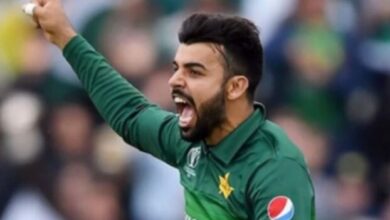 Photo of शादाब खान फिर दिग्‍गजों के निशाने पर, अहमद शहजाद ने खोल दी पोल पट्टी