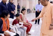 Photo of जनता दर्शन: सीएम ने बच्चे से ली पढ़ाई की जानकारी…