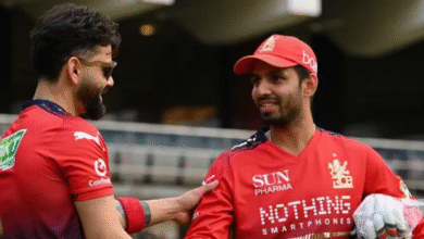 Photo of विराट कोहली ने RCB प्लेयर्स को किया मोटिवेट; बताया कैसे जीत सकते हैं दूसरी ट्रॉफी