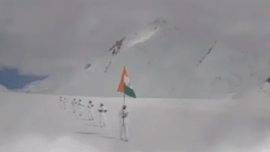Photo of थल और वायु सेना ने सियाचिन की रक्षा करने वाले बहादुरों को दी श्रद्धांजलि