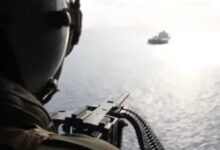 Photo of होर्मुज में अमेरिकी सेना के जवान ने जहाज पर तानी मशीन गन