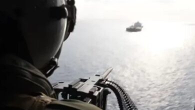 Photo of होर्मुज में अमेरिकी सेना के जवान ने जहाज पर तानी मशीन गन